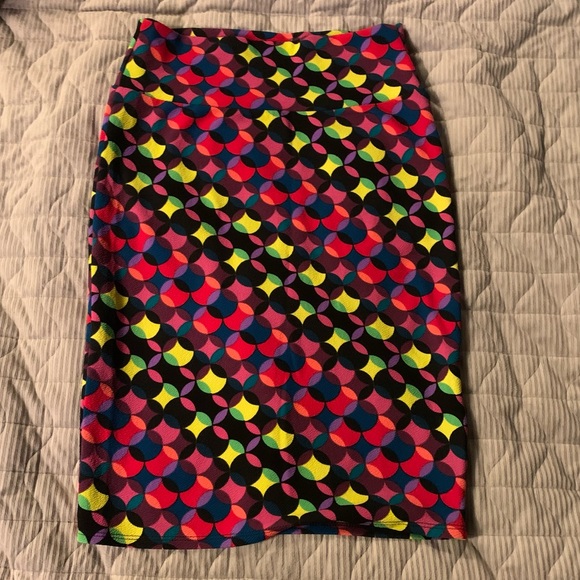 LuLaRoe Dresses & Skirts - NWOT Lularoe Cassie Size Small